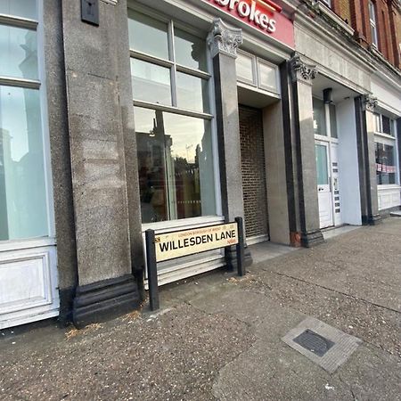 30 Willesden Lane Лондон Экстерьер фото