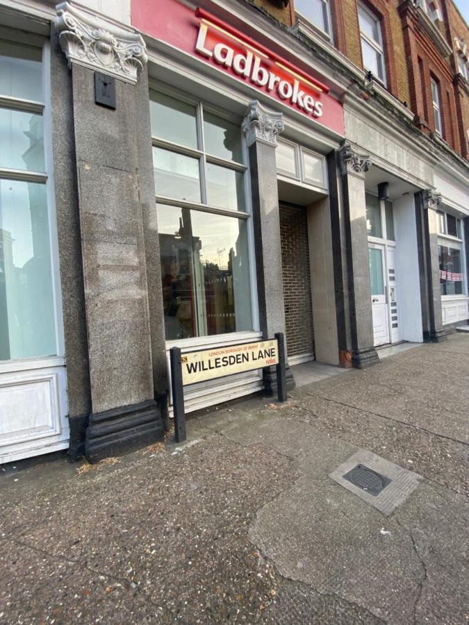 30 Willesden Lane Лондон Экстерьер фото