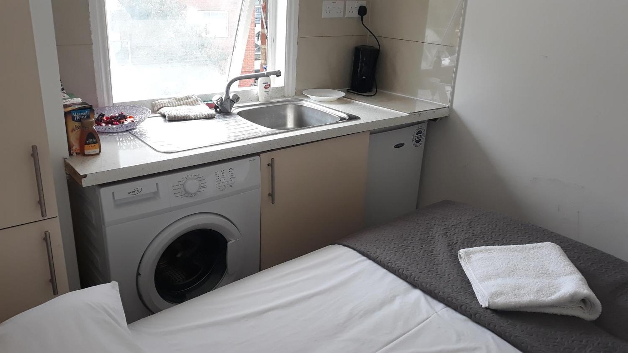 30 Willesden Lane Лондон Экстерьер фото